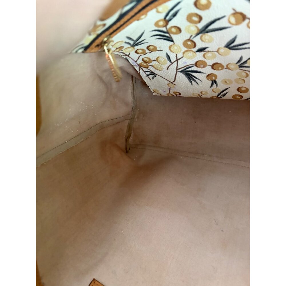 Tory Burch Ever-Ready Zip Beige Tote Bag - Picture 12 of 15